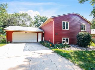 2104 S Melanie Ln, Sioux Falls, SD 57103