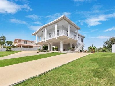 Calle J, Aguada, PR, 00602