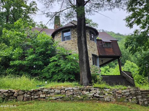 132 Point View Dr, Williamsburg, PA 16693