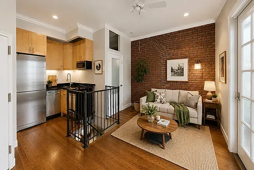 562 Hudson St #1F Photo 1