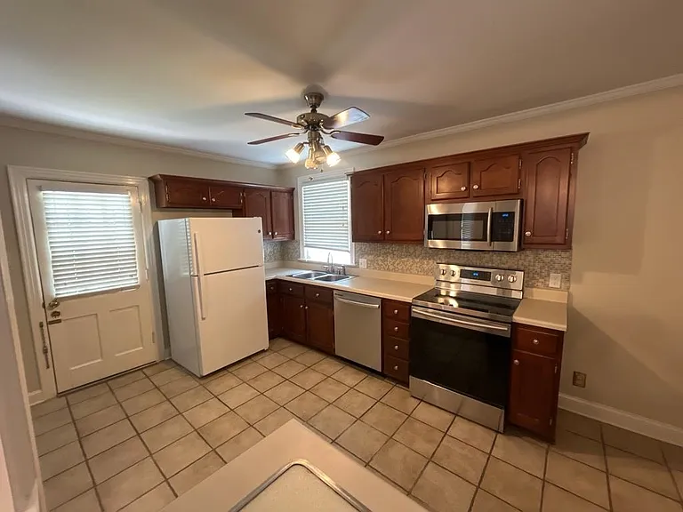 244 Patterson St — Photo 6