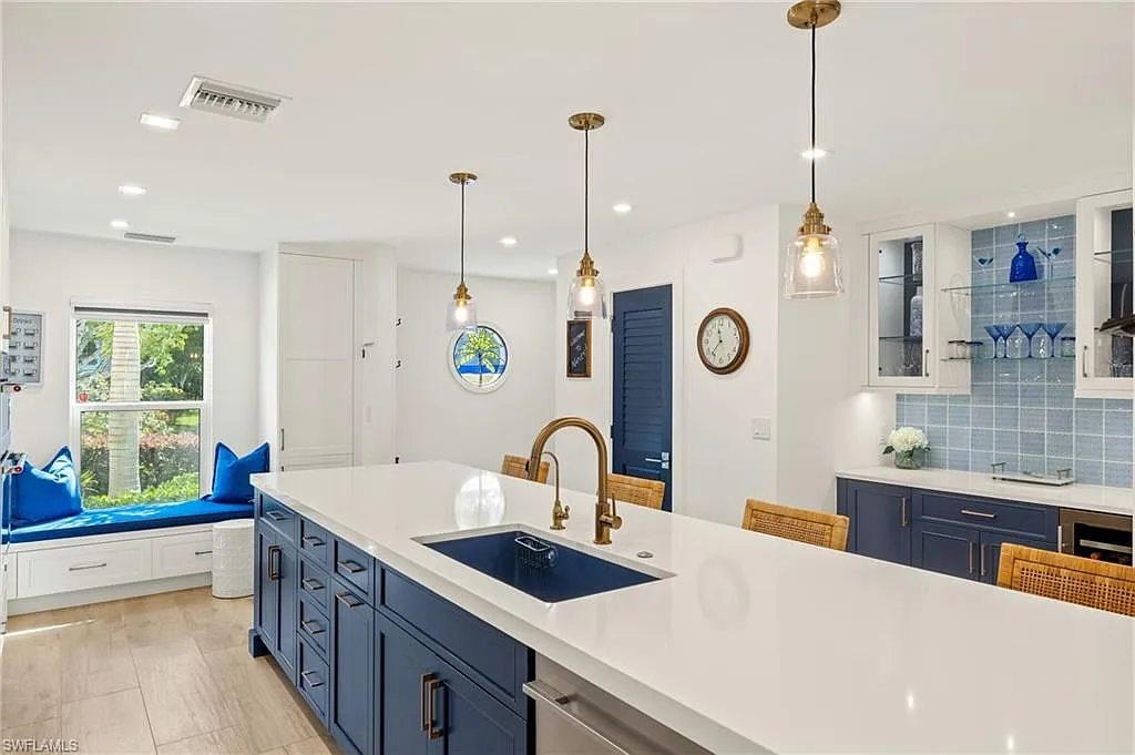 2 bed, 2.5 bath, 1570 sqft, $11,000 — Photo 4