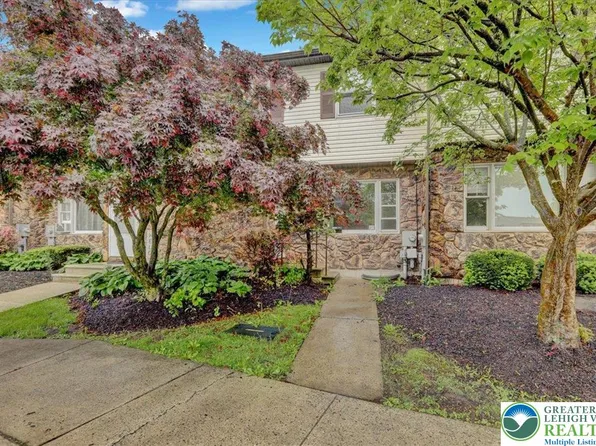 542 E Linden St, Fleetwood, PA 19522