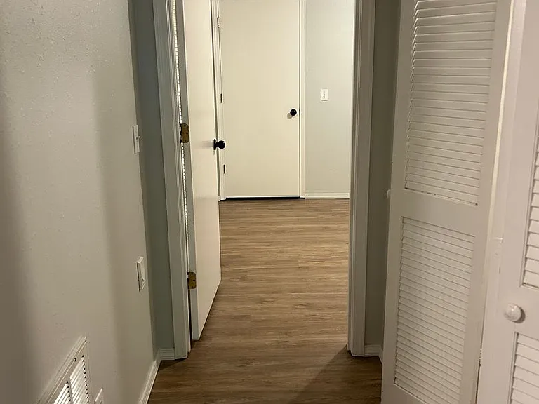 6 William Ln — Photo 11