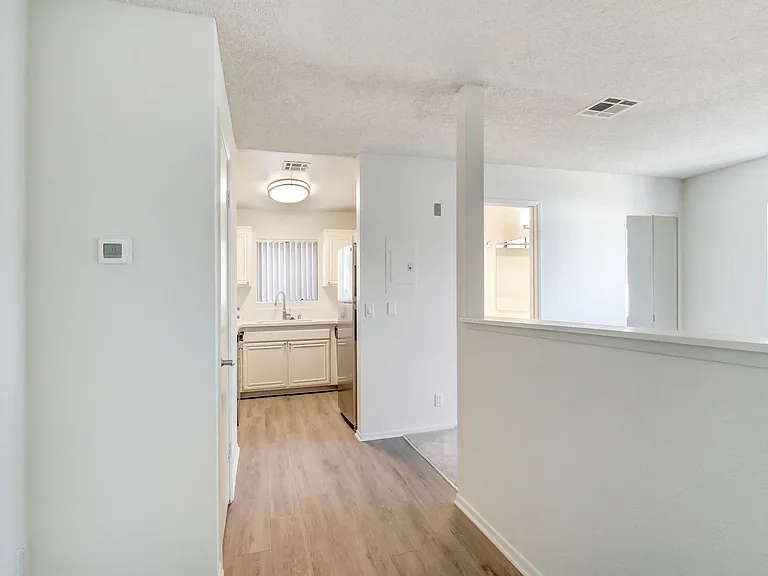 11325 Morrison St — Photo 38