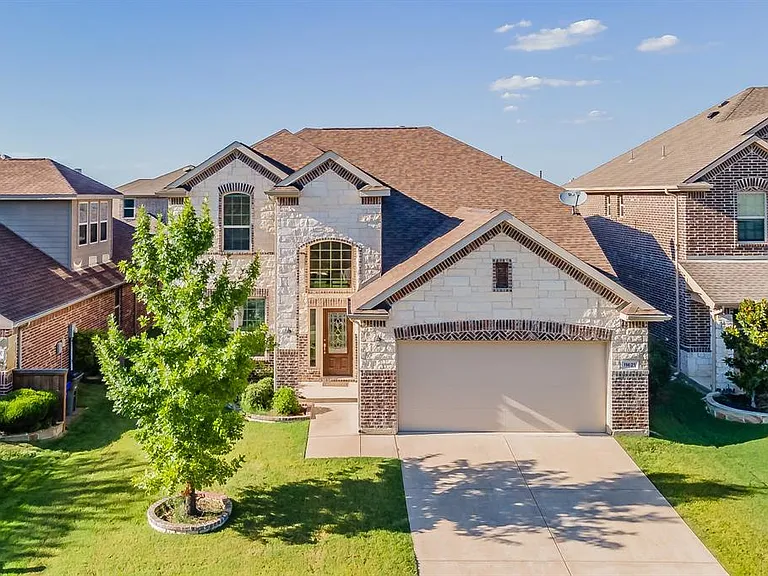 11621 Parade Dr — Photo 1