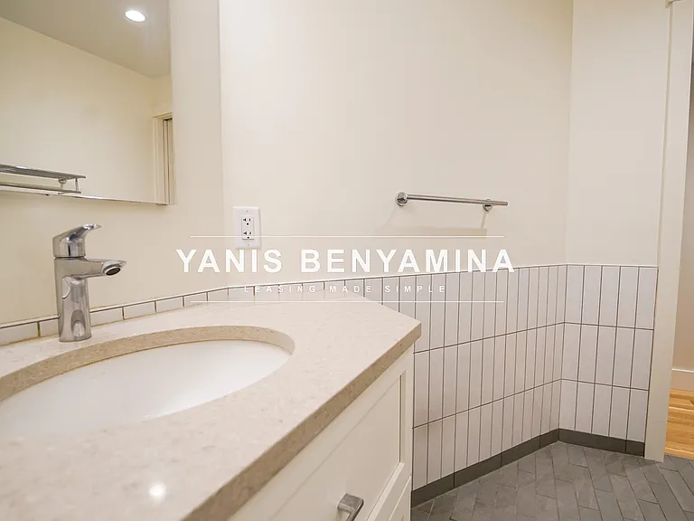 13 Sewall Ave #208 — Photo 8