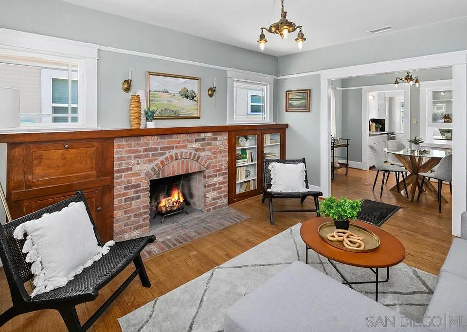 1st image of 3031 Juniper St