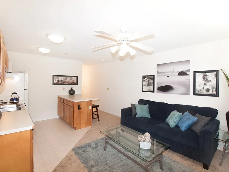1005 W Stoughton St #312 — Photo 5