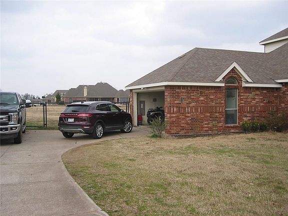 4th image of 3066 Oakwood Dr