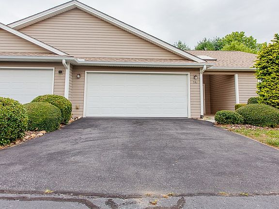 2nd image of 286 Castle Creek Dr