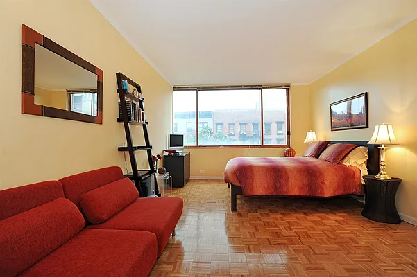 Sold by Corcoran | media 8