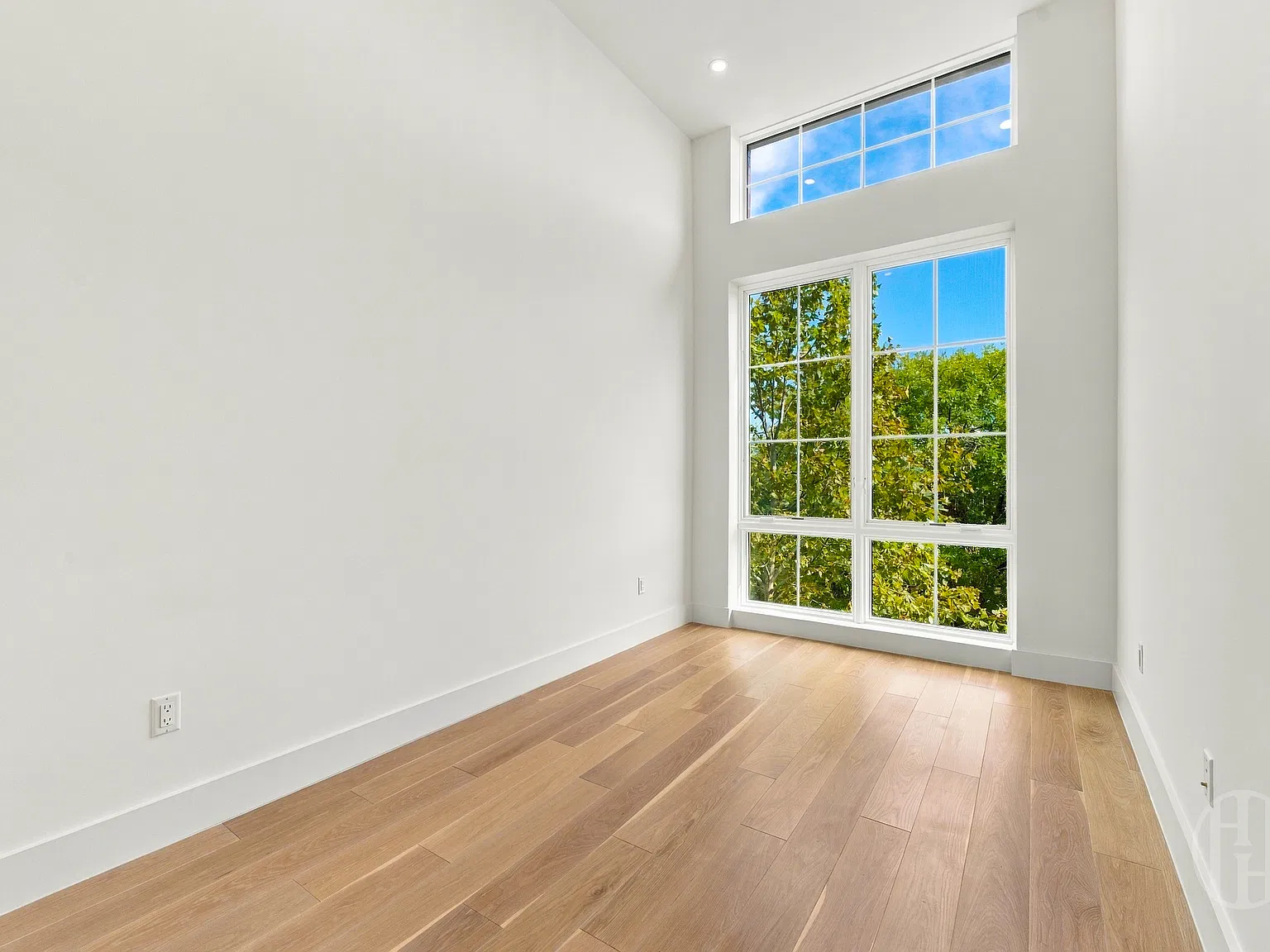 1019 Hancock Street — Photo 4