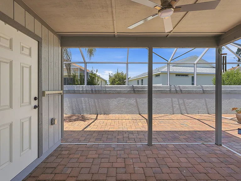 11206 Longwood Ct — Photo 33