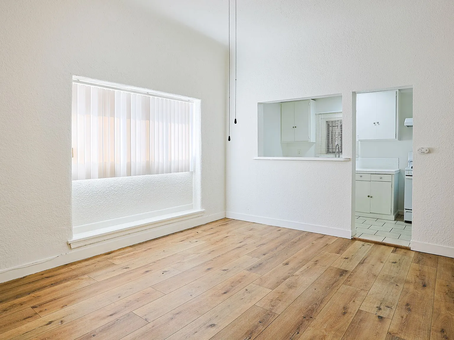 Normandie Lofts | Studio & One-Bedroom Apartments in Koreatown — Photo 4