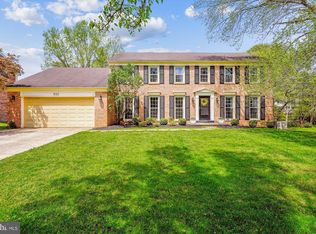 9117 Paddock Ln, Potomac, MD 20854