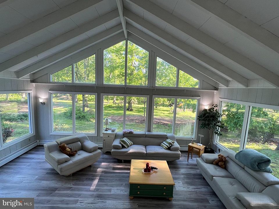1st image of 504 Swartley Rd