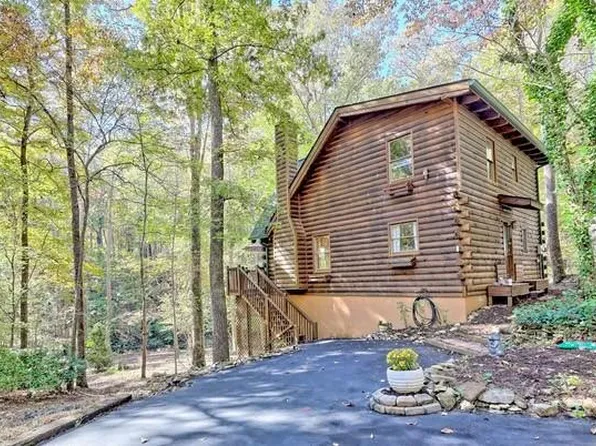 2146 Bend N Hickory Rd, Toccoa, GA 30577