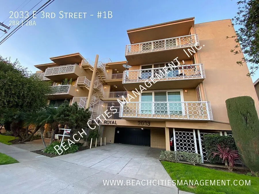 Building Photo - 2033 E 3rd St #1B