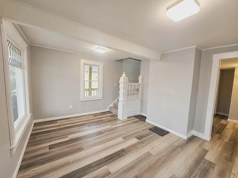 190 Conklin Ave #1 — Photo 2