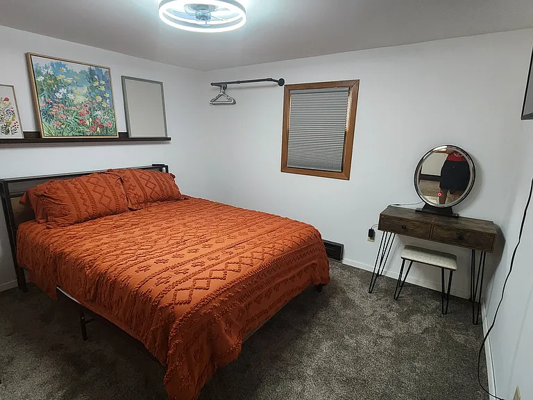 225 E Dakota St — Photo 3