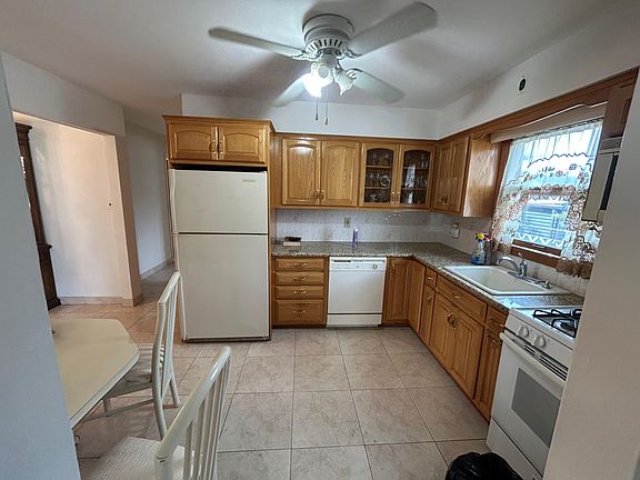 3rd image of 1335 McClure Ave Floor 2