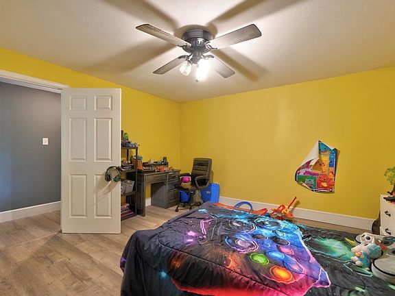 4th image of 554 Green River Rd