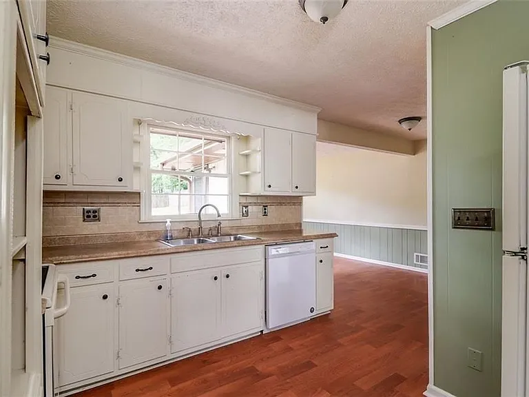 1291 Stephens St — Photo 14