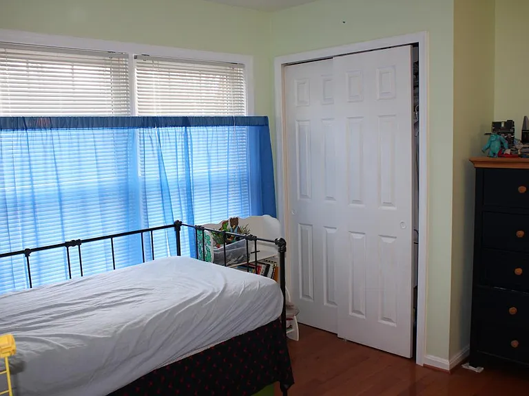 10006 Manor Pl — Photo 12
