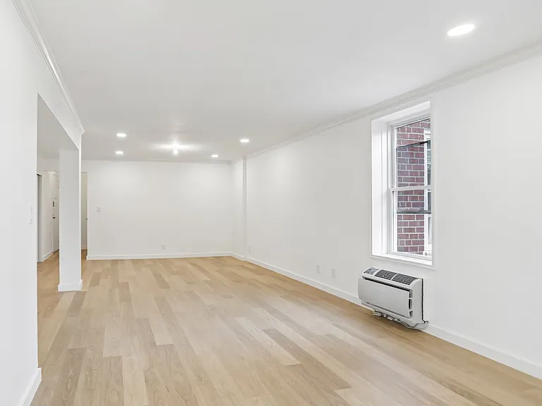 7 4th St #3H — Photo 4