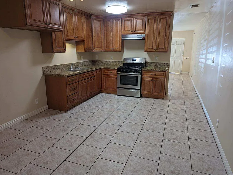 215 S Park Ln #215 — Photo 7