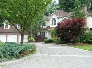 24001 SE Black Nugget Rd, Issaquah, WA 98029
