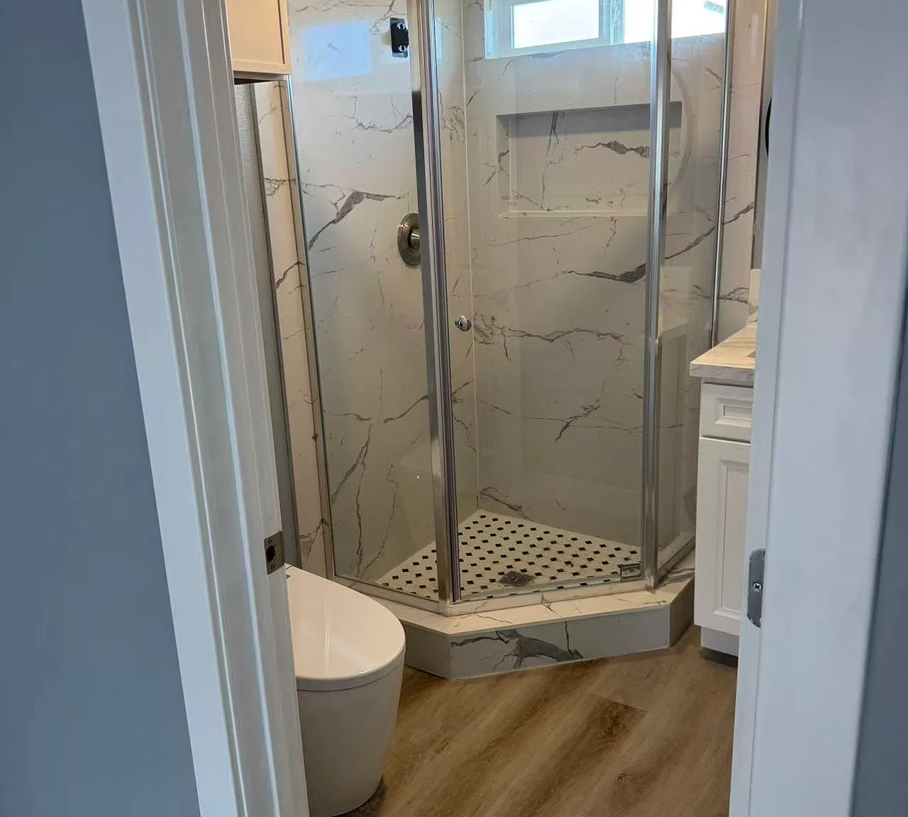 2 bed, 600 sqft, $2,700 — Photo 2
