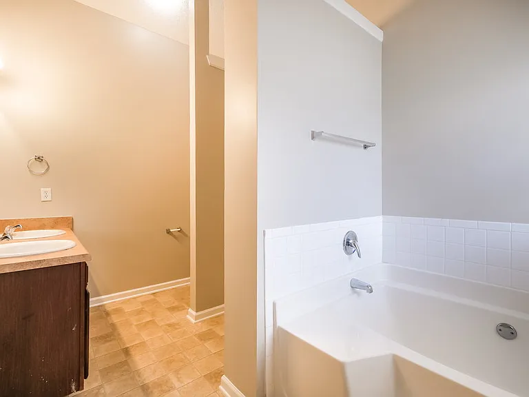 5577 Waverly Park — Photo 12