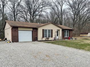 102 Sierra Ave, Watson, IL 62473