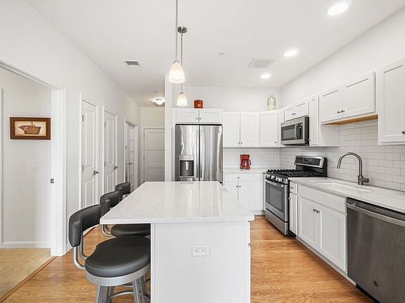5th image of 200 Revere St Unit 4310