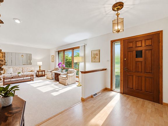 3rd image of 1723 E Maya Ln