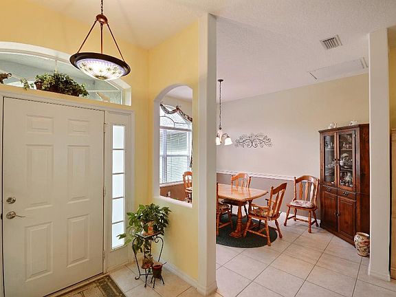 4th image of 360 E Temple Ct SW