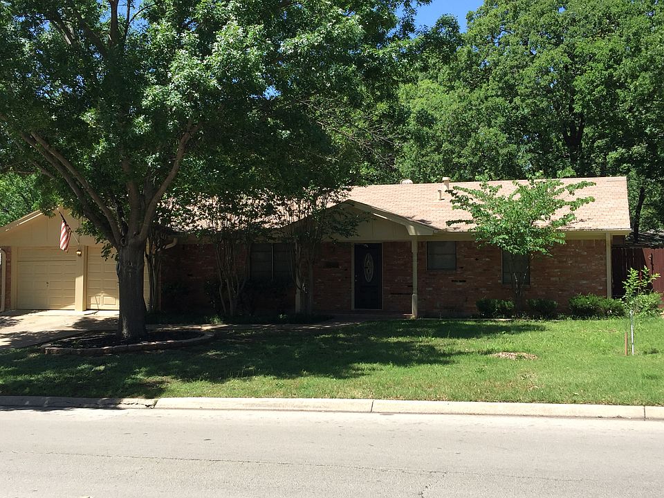 2nd image of 1021 Hurstview Dr
