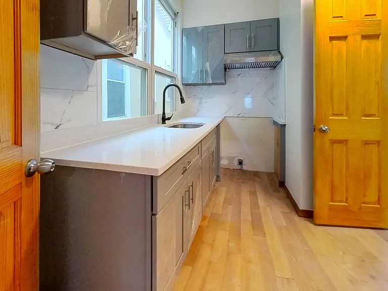 3042 Brighton 5th St #2F — Photo 4