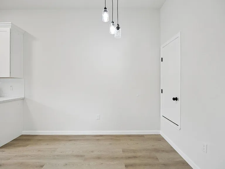 301 Cartersville St #B — Photo 6