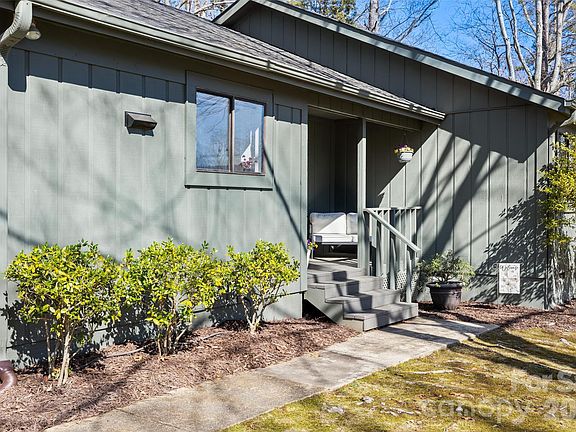 3rd image of 9055 Windjammer Dr