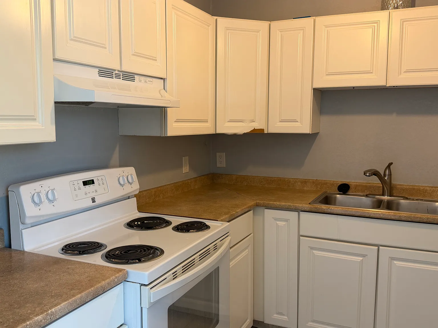 3 bed, 980 sqft, $2,300 — Photo 4