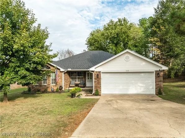 1610 Amble On Ln, Van Buren, AR 72956