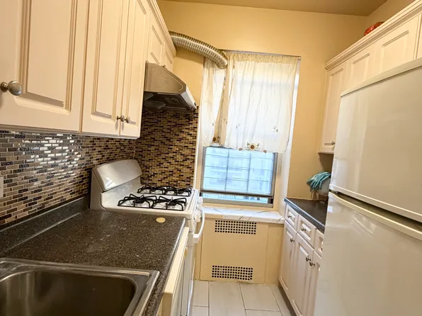 63-33 98th Place image 3 of 6