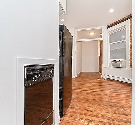 3rd image of 134 W 109th St APT 2C