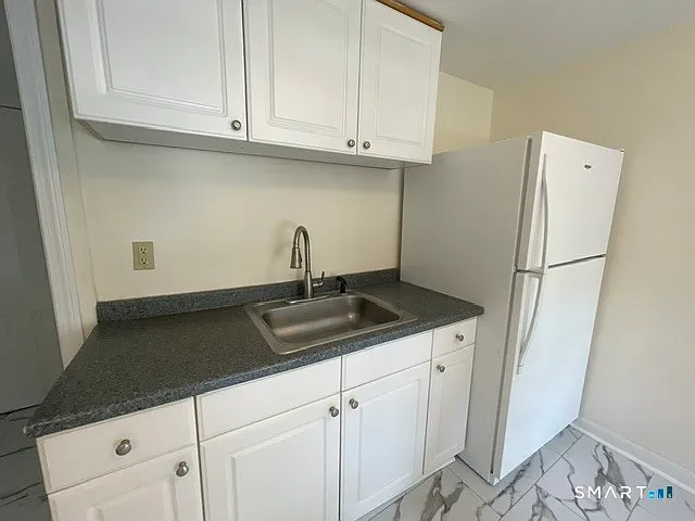 33 Middle St — Photo 11