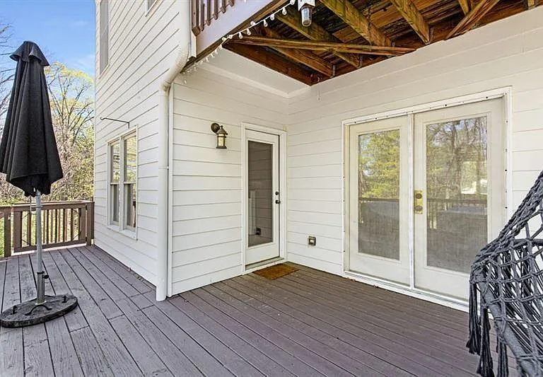 1390 Marion Walk SE — Photo 44