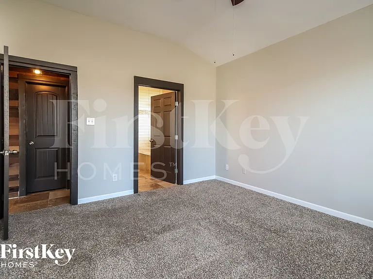 8306 White Willow Ln — Photo 10