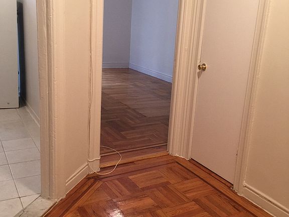 5th image of 1404 Noble Ave APT 4C